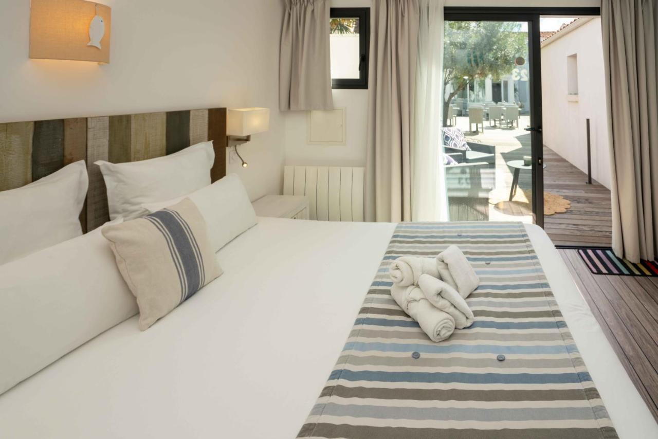 סן-פייר-ד'אולרון Hotel Le Square מראה חיצוני תמונה